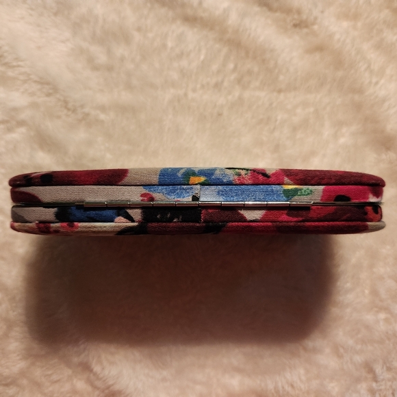 thirty-one Fabric Flower Wallet Case - Picture 7 of 7